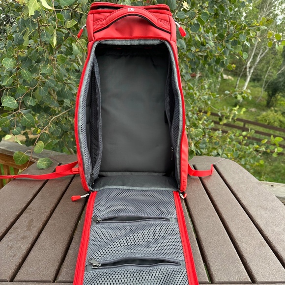 DB equipment: Hugger 20L scarlet Red - Picture 4 of 7
